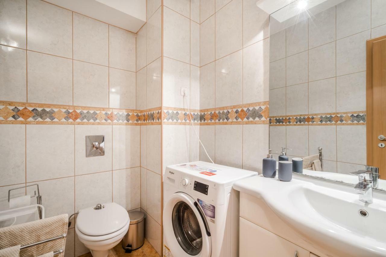 Bpr Vivid Downtown Vibe With Balcony Apartamento *
